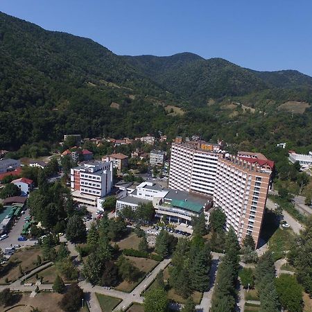 ホテルDacia Băile Herculane エクステリア 写真